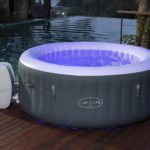 LAY-Z-SPA Bali: Bestway Whirlpool mit LED's LAY Z SPA Bali