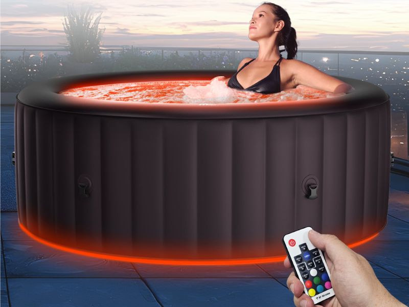 Der MSpa Aurora hat ein LED Lichtband mit 20 Farben